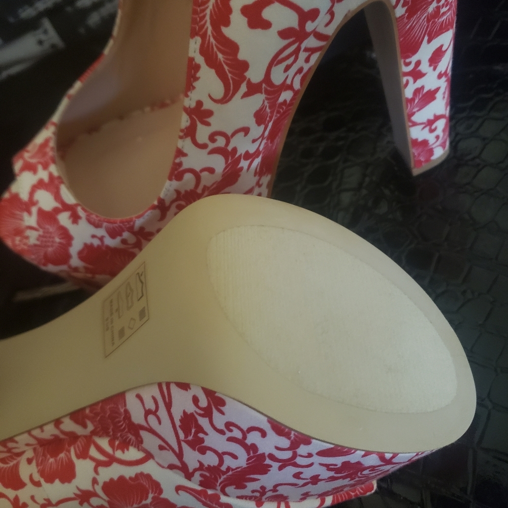 Women's red flower platform heels - Picture 2 of 3